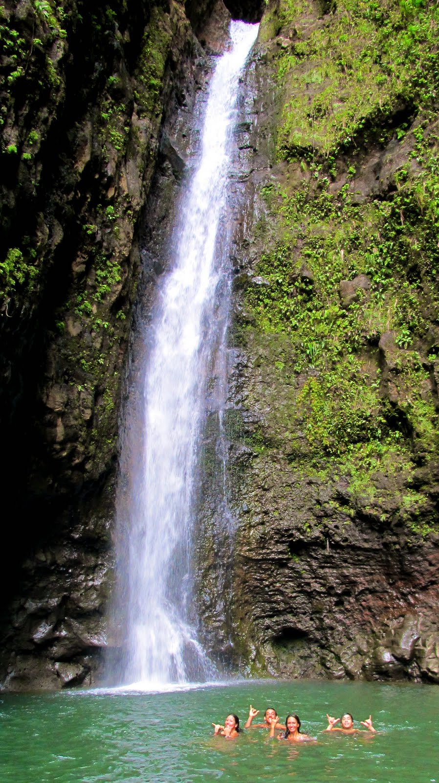 waterfall hike honolulu